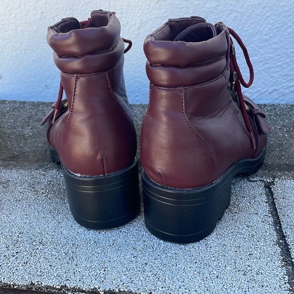 Boots - Picture 3 of 4